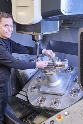 Zerspanungsmechaniker oder  CNC-Fräser/in  5-Achs (m/w/d)